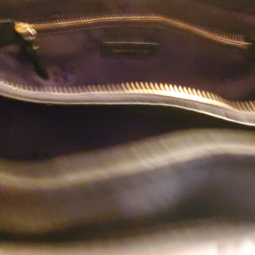 Handbag - Picture 2 of 3